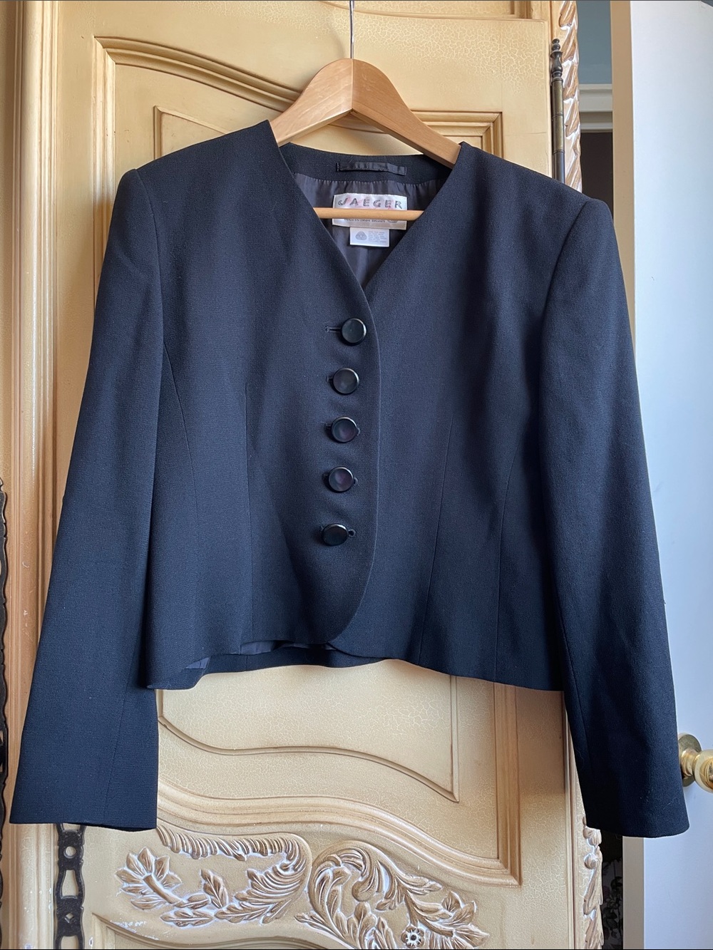 Jaeger Black Cropped Button-Front Blazer